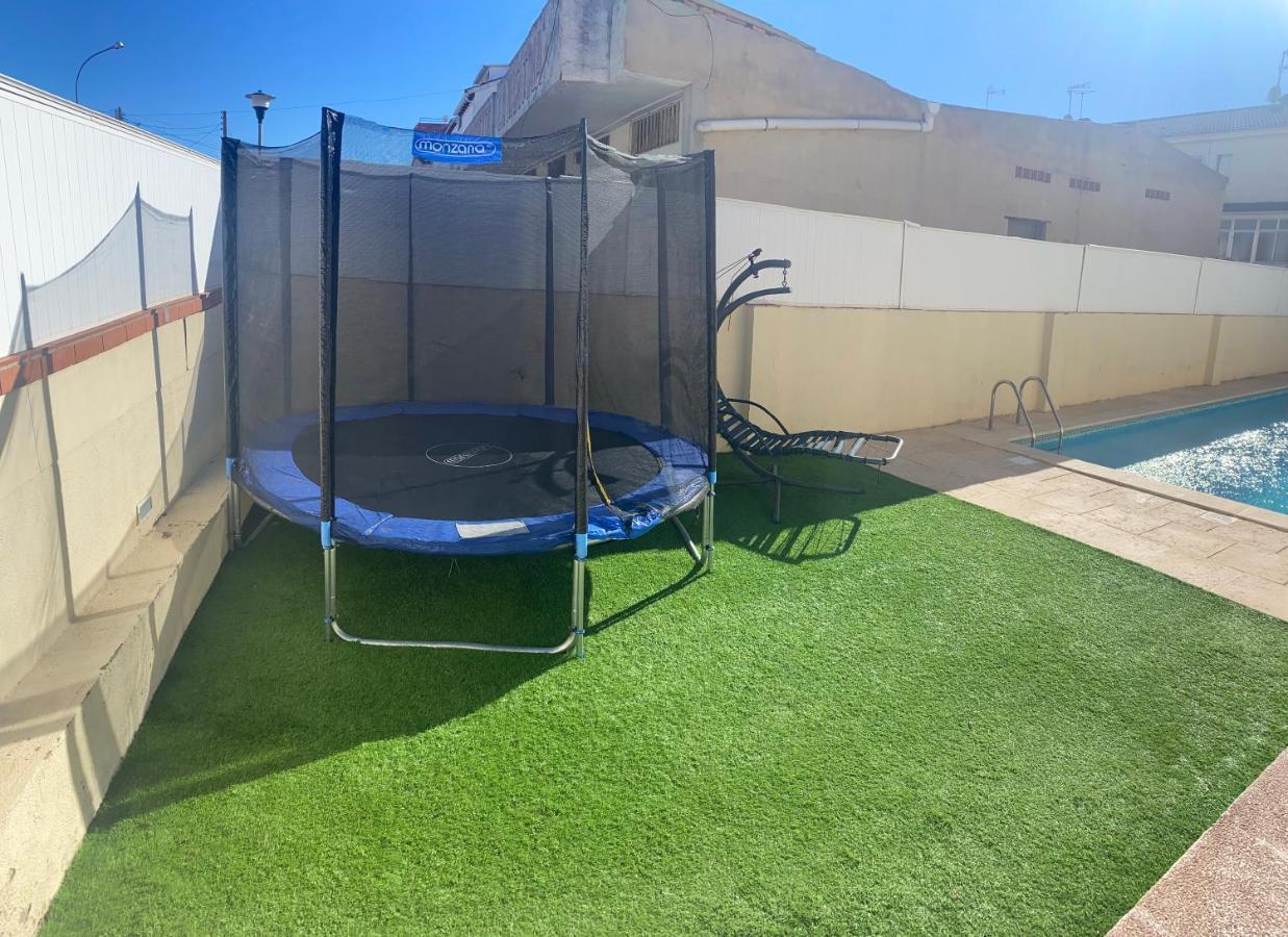 Casa Con Gran Piscina Particular Cerca Playa Torredembarra Exterior foto
